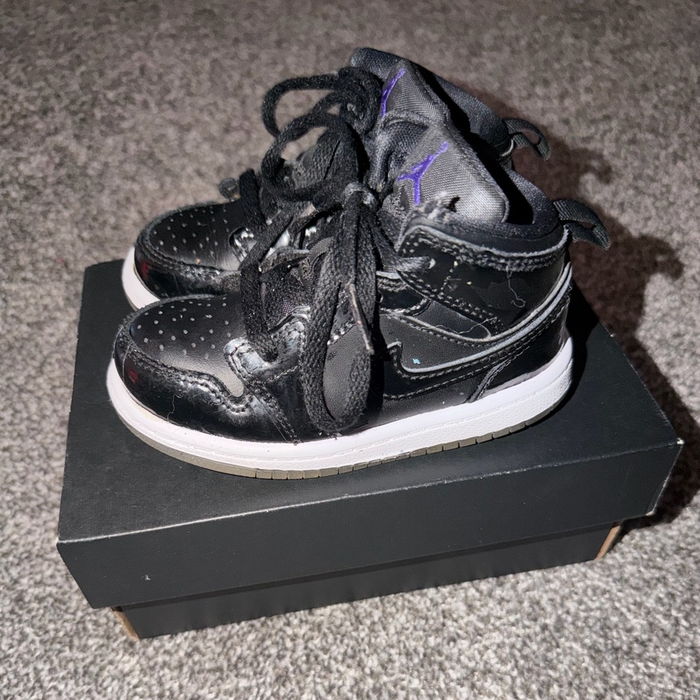 Jordan Kids Black and Purple Sneakers